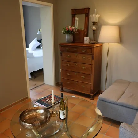 Altes Schulhaus In Der Lueneburger Heide *