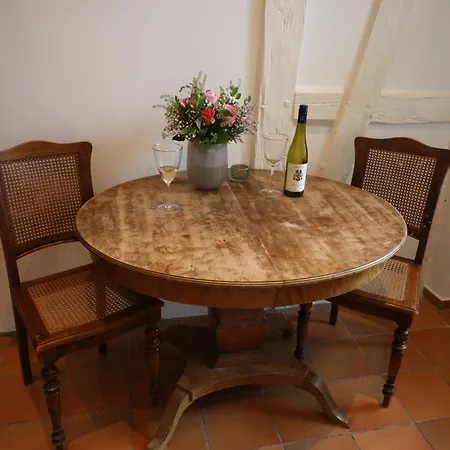 Altes Schulhaus In Der Lueneburger Heide *