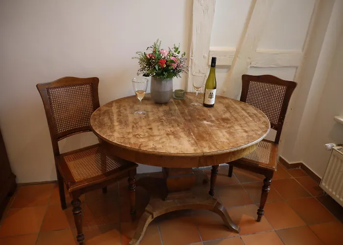 Altes Schulhaus In Der Lueneburger Heide *